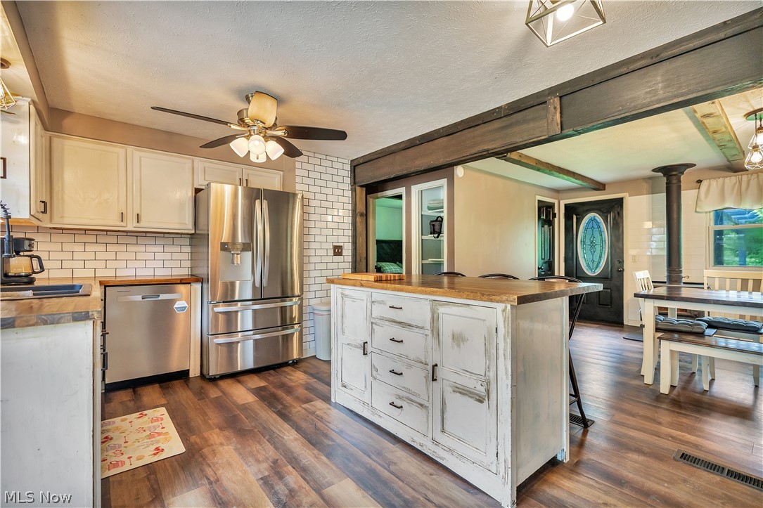 3190 Irish Road Magnolia OH 44643