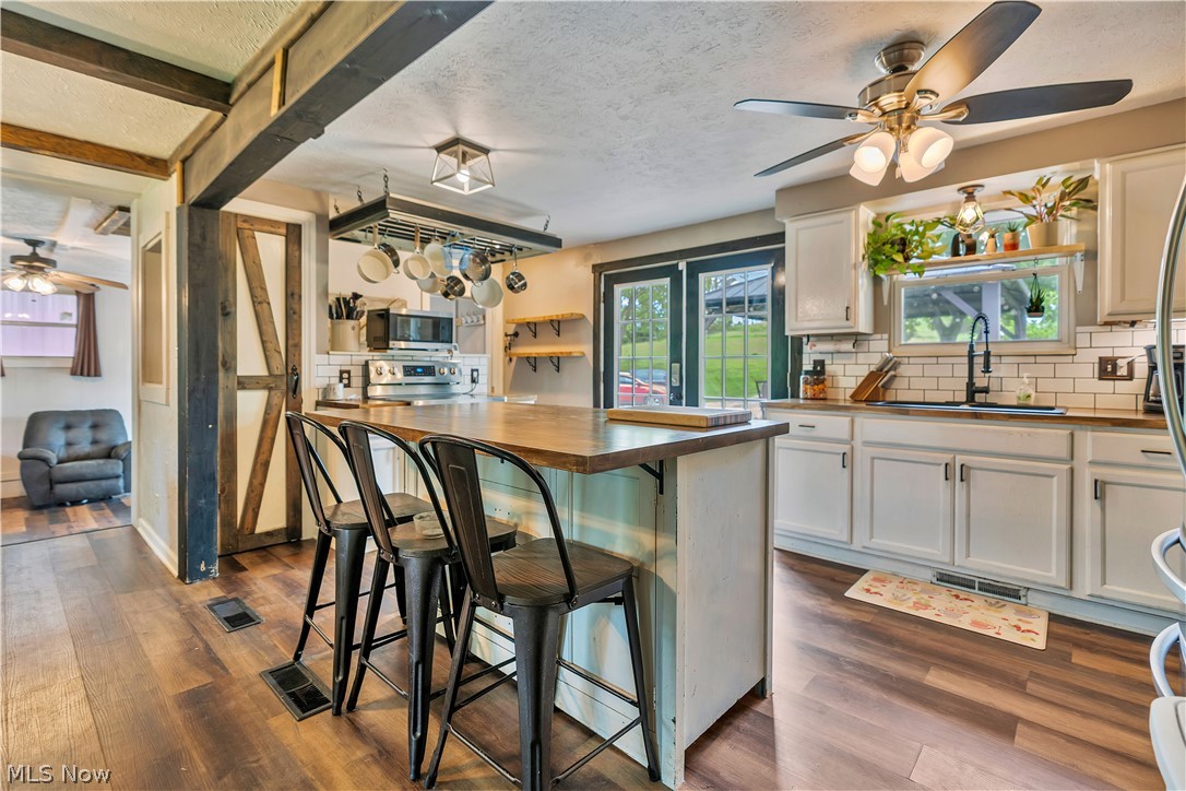 3190 Irish Road Magnolia OH 44643