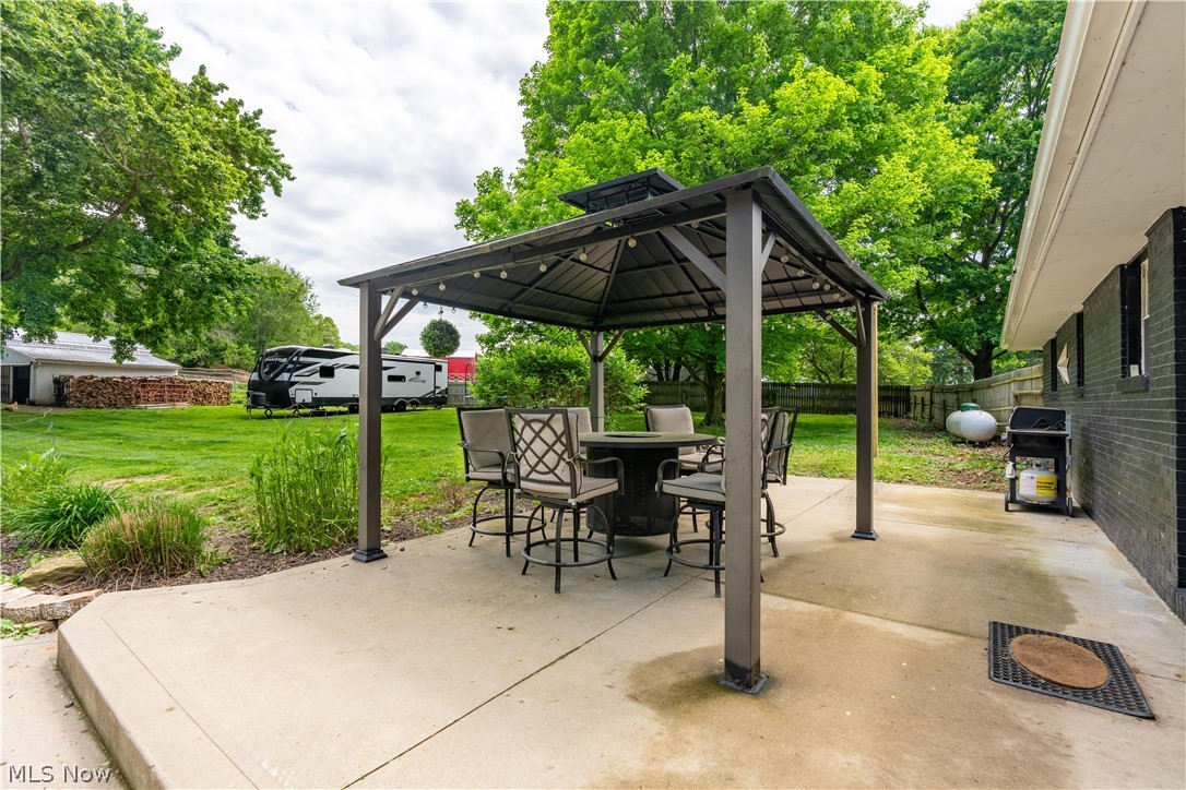 3190 Irish Road Magnolia OH 44643