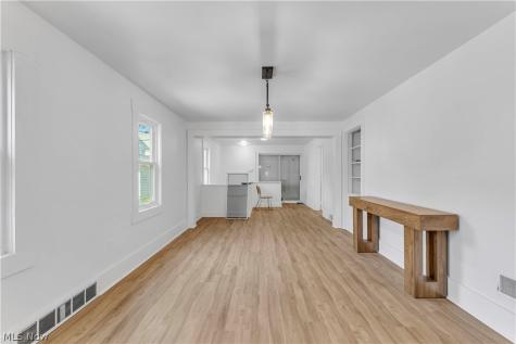 2233 E 93rd Street Cleveland OH 44106