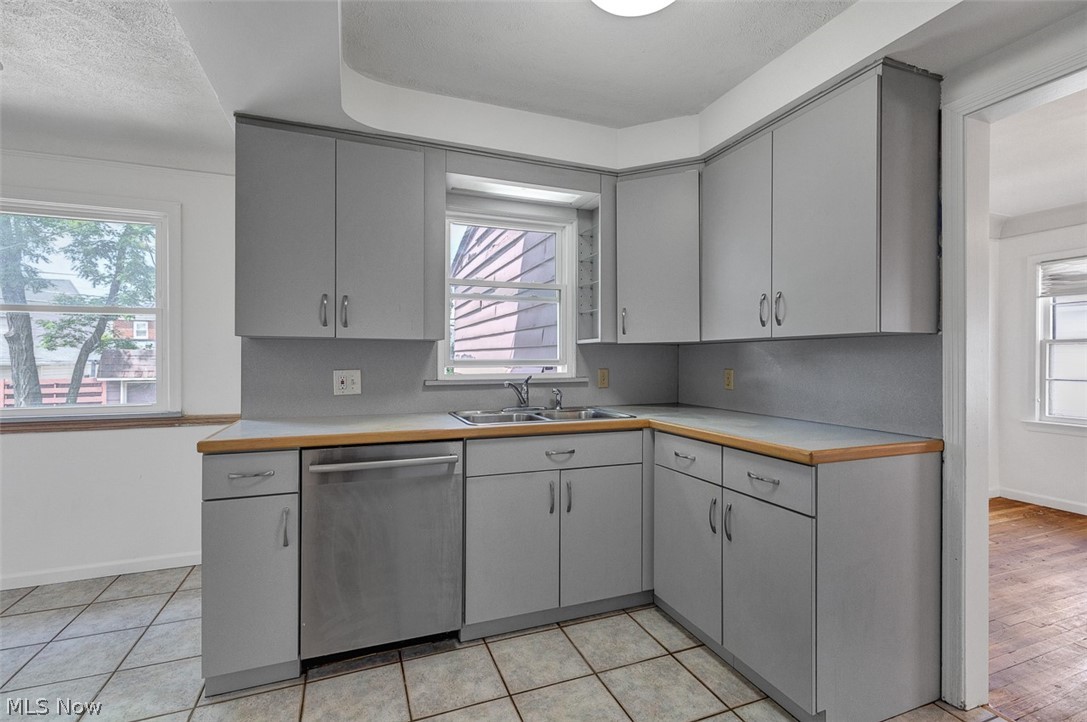 4493 Silsby Road University Heights OH 44118