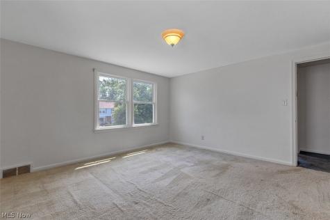 4493 Silsby Road University Heights OH 44118