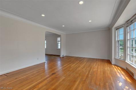 4493 Silsby Road University Heights OH 44118