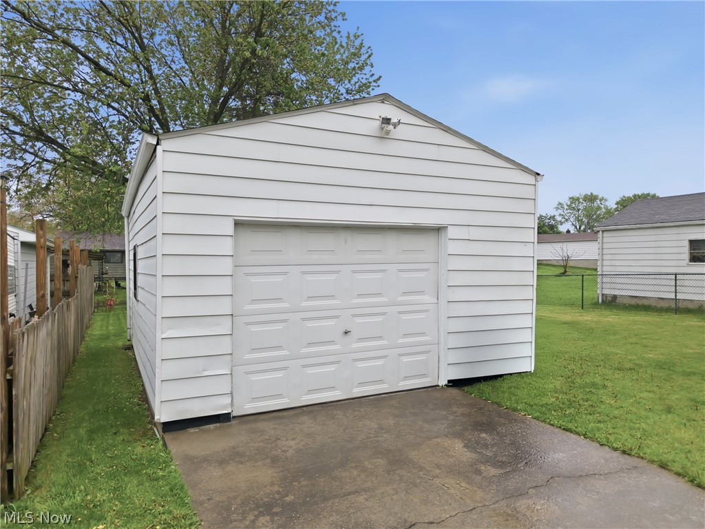 518 Spring Street Struthers OH 44471