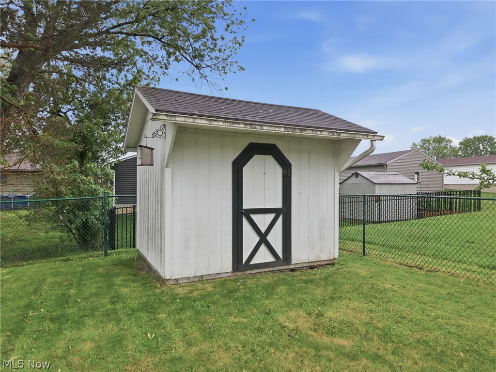 518 Spring Street Struthers OH 44471