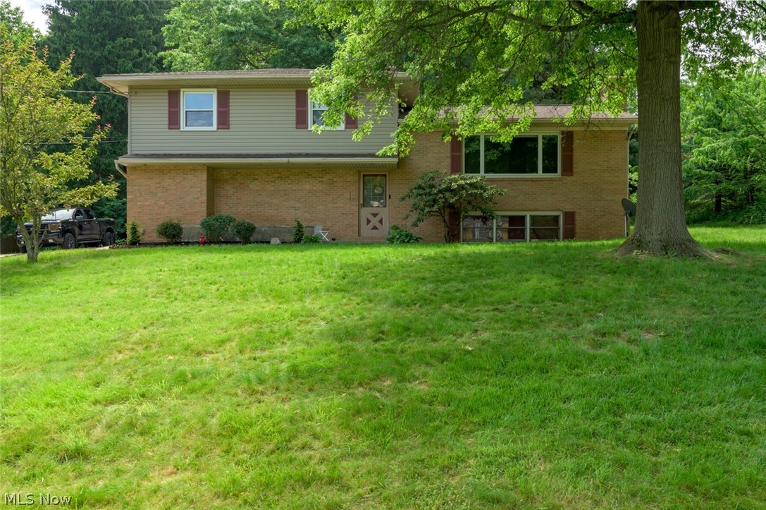 8560 Glennridge Avenue NW Clinton OH 44216