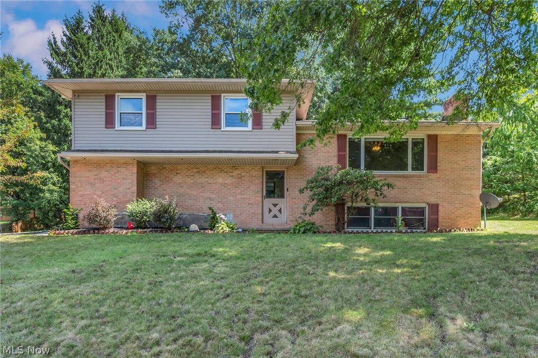 8560 Glennridge Avenue NW Clinton OH 44216