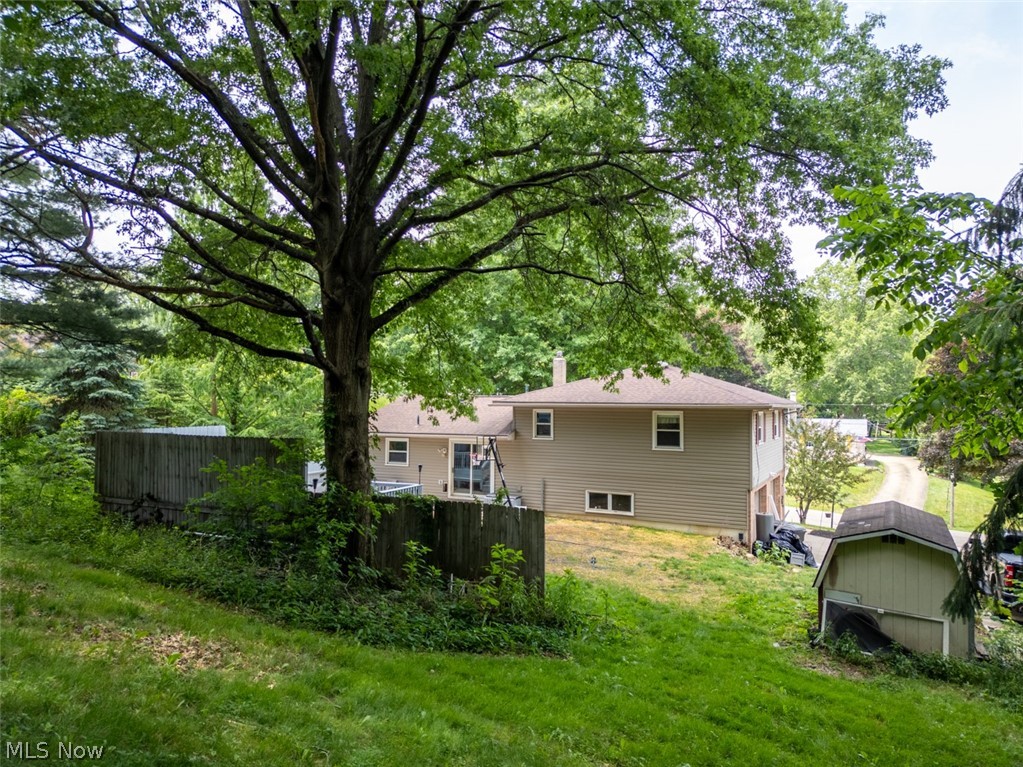 8560 Glennridge Avenue NW Clinton OH 44216