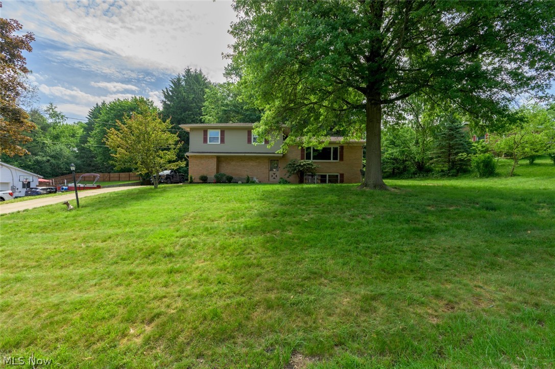 8560 Glennridge Avenue NW Clinton OH 44216