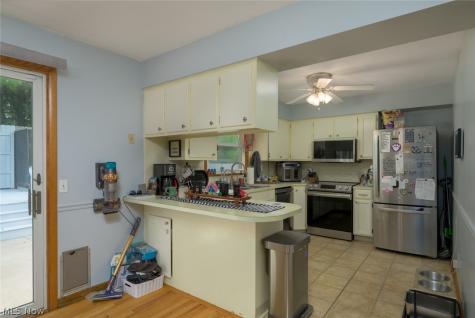8560 Glennridge Avenue NW Clinton OH 44216