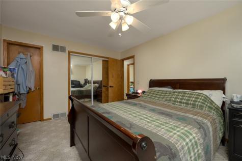 8560 Glennridge Avenue NW Clinton OH 44216