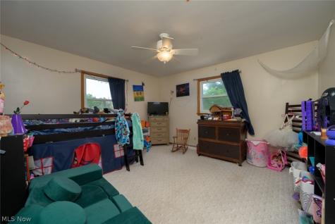 8560 Glennridge Avenue NW Clinton OH 44216