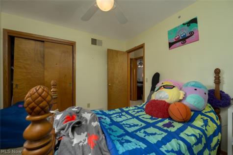 8560 Glennridge Avenue NW Clinton OH 44216