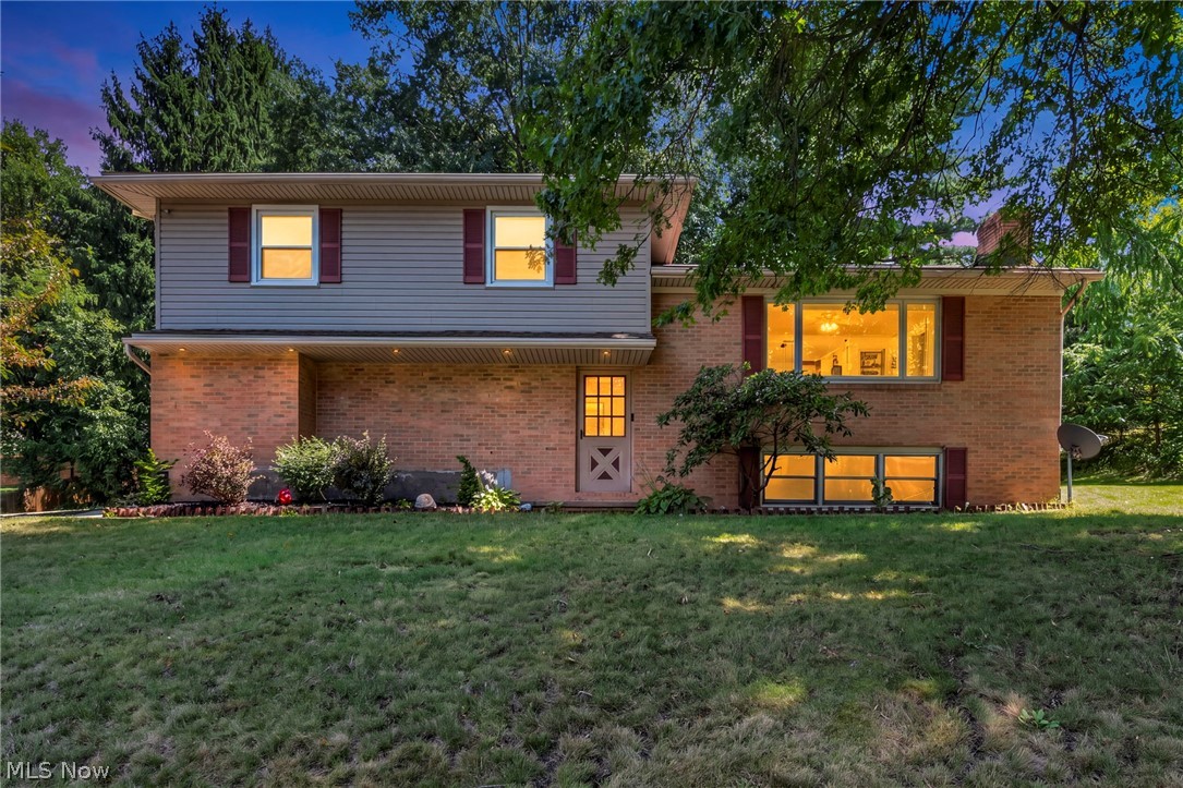 8560 Glennridge Avenue NW Clinton OH 44216