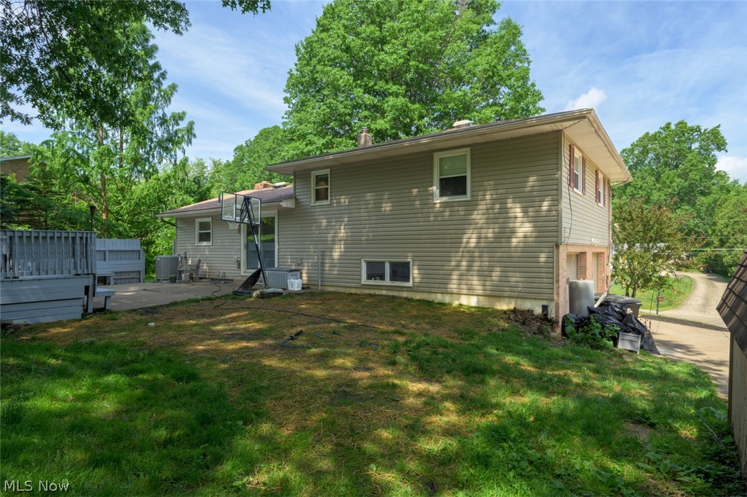 8560 Glennridge Avenue NW Clinton OH 44216