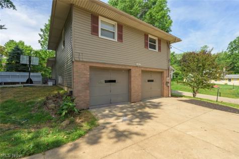 8560 Glennridge Avenue NW Clinton OH 44216