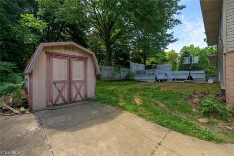 8560 Glennridge Avenue NW Clinton OH 44216