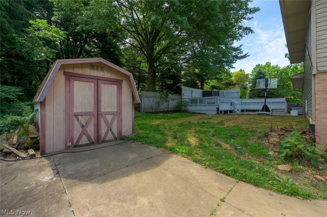 8560 Glennridge Avenue NW Clinton OH 44216