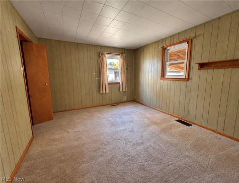 146 W Maryland Avenue Sebring OH 44672