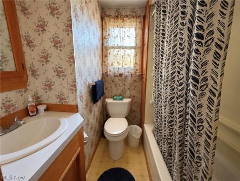 146 W Maryland Avenue Sebring OH 44672