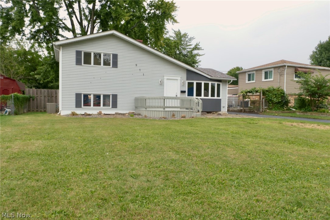 911 West Drive Sheffield Lake OH 44054