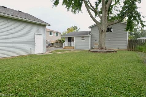 911 West Drive Sheffield Lake OH 44054