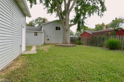 911 West Drive Sheffield Lake OH 44054