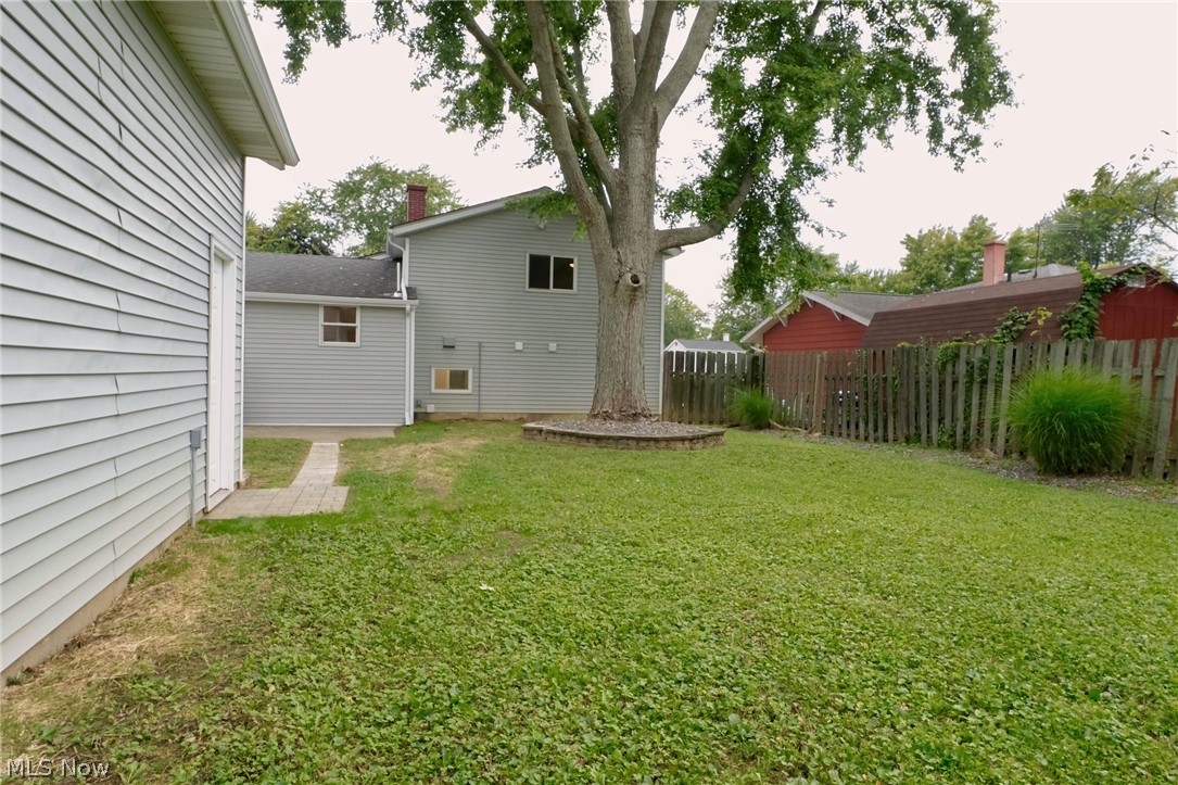 911 West Drive Sheffield Lake OH 44054