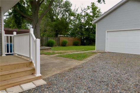 911 West Drive Sheffield Lake OH 44054