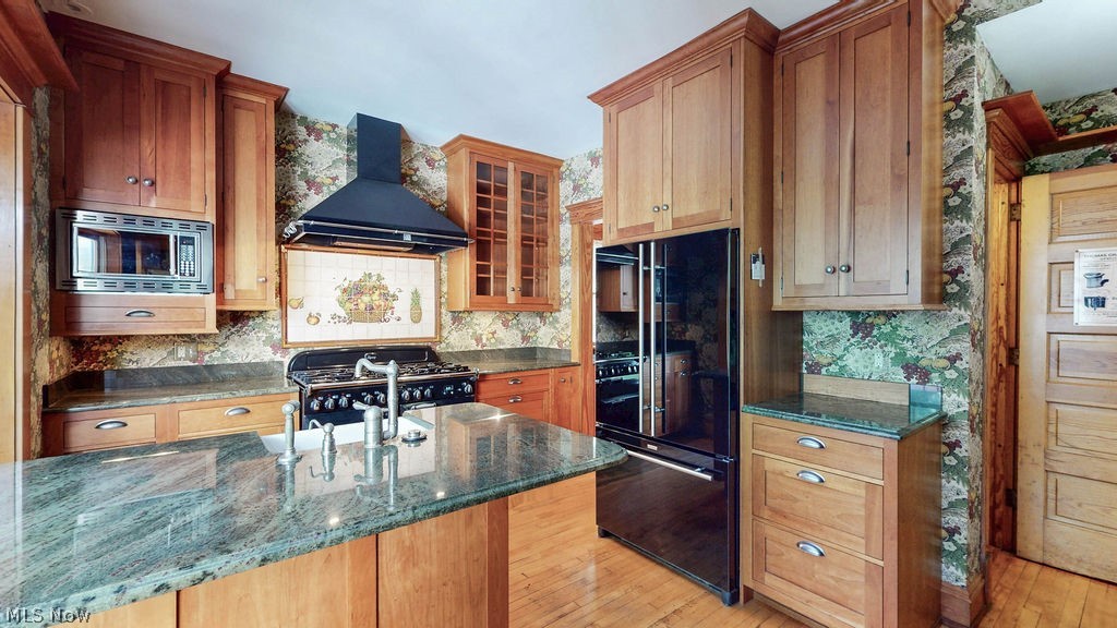 2955 Scarborough Road Cleveland Heights OH 44118