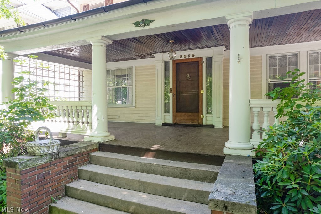 2955 Scarborough Road Cleveland Heights OH 44118