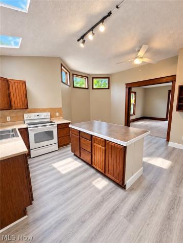 17 South Avenue SE Massillon OH 44646