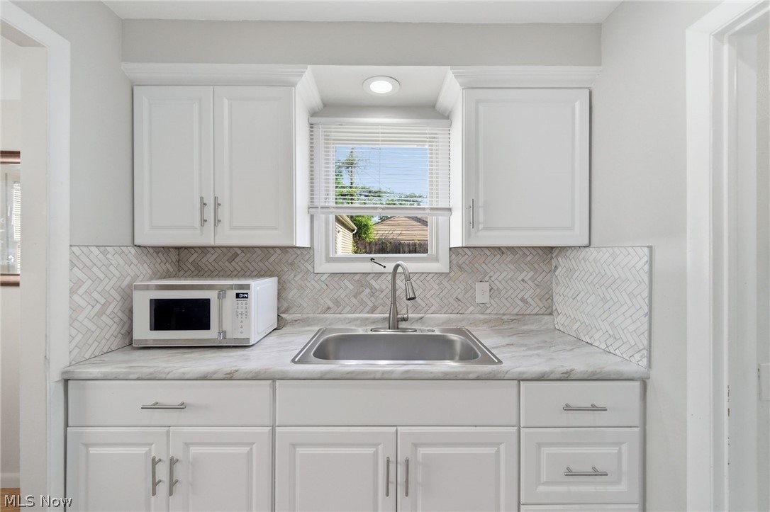 18313 Hazelwood Avenue Maple Heights OH 44137