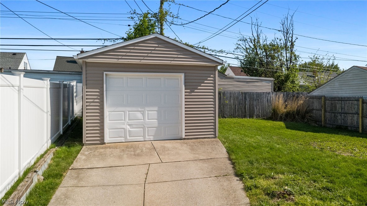 18313 Hazelwood Avenue Maple Heights OH 44137