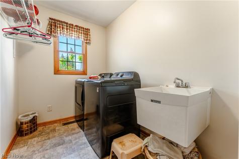1126 Lanner Street NW North Canton OH 44720