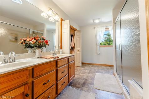 1126 Lanner Street NW North Canton OH 44720