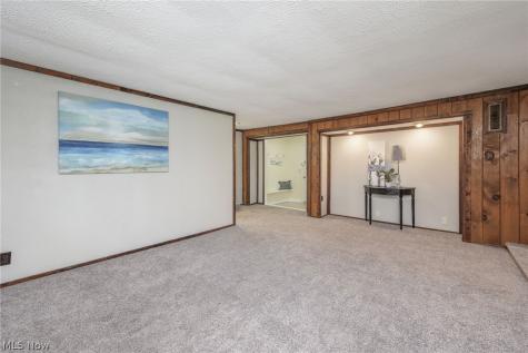 1566 Northeast Avenue Tallmadge OH 44278