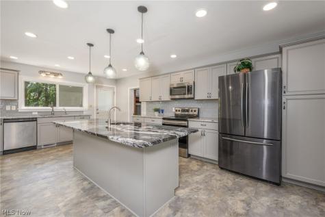 1566 Northeast Avenue Tallmadge OH 44278