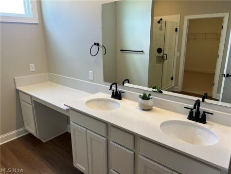 913 Arthur Trail Aurora OH 44202