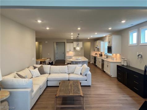 913 Arthur Trail Aurora OH 44202