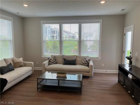 913 Arthur Trail Aurora OH 44202