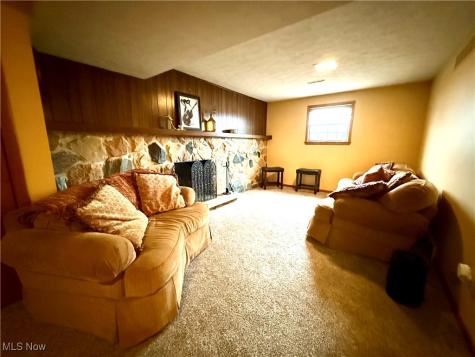 352 N Rhodes Avenue Niles OH 44446