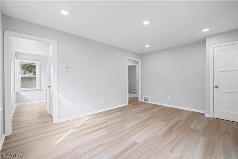 3854 W 116th Street Cleveland OH 44111