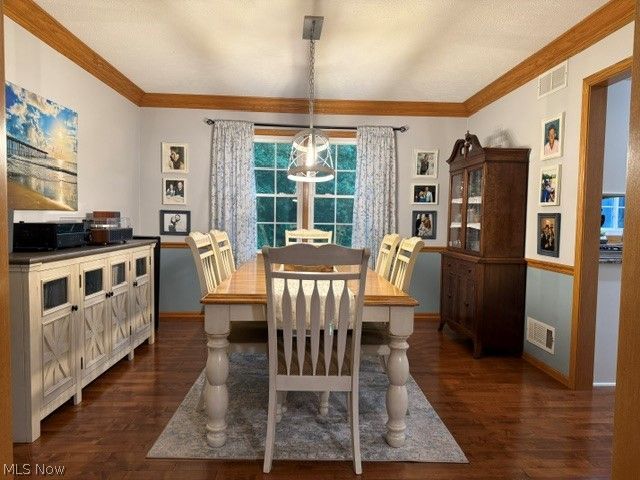 757 Ravenhill Drive Northfield OH 44067