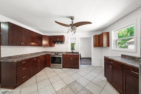1640 Lockwood Road Barberton OH 44203