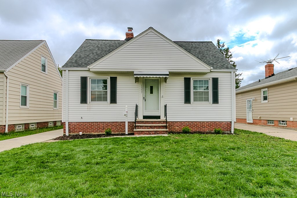 1557 Woodhurst Avenue Mayfield Heights OH 44124