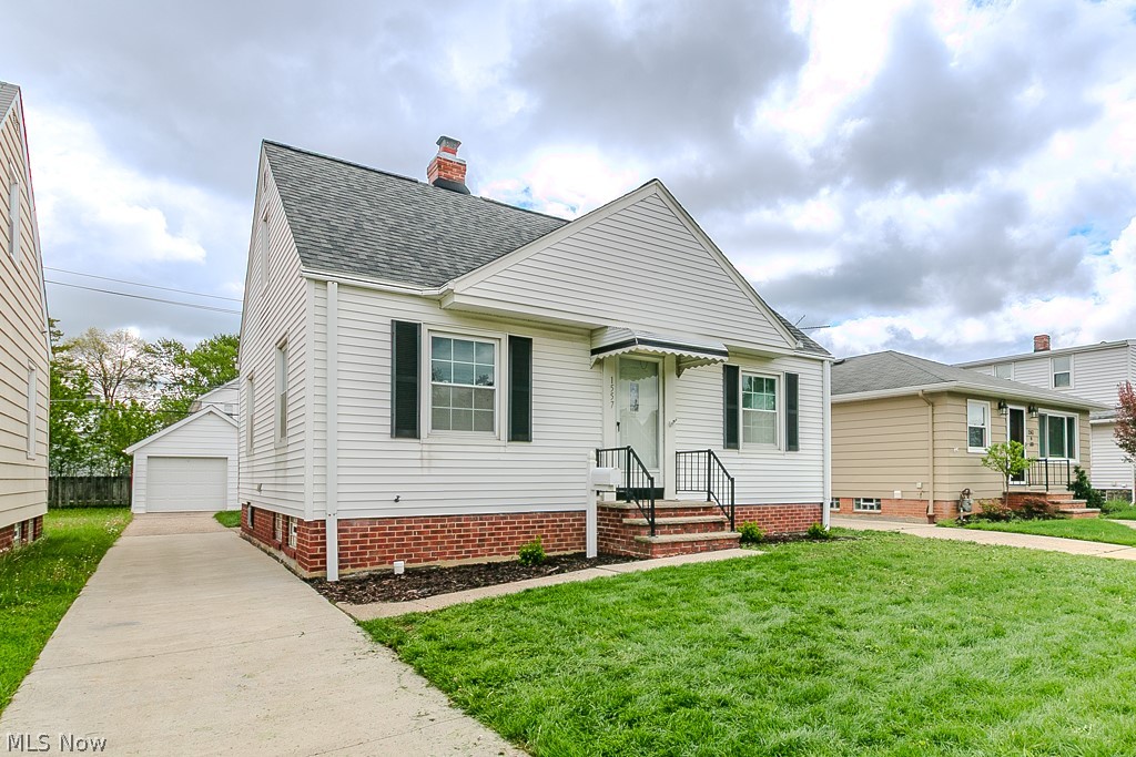 1557 Woodhurst Avenue Mayfield Heights OH 44124