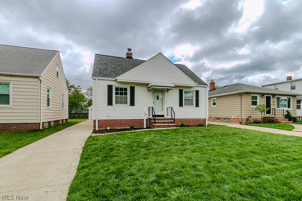 1557 Woodhurst Avenue Mayfield Heights OH 44124