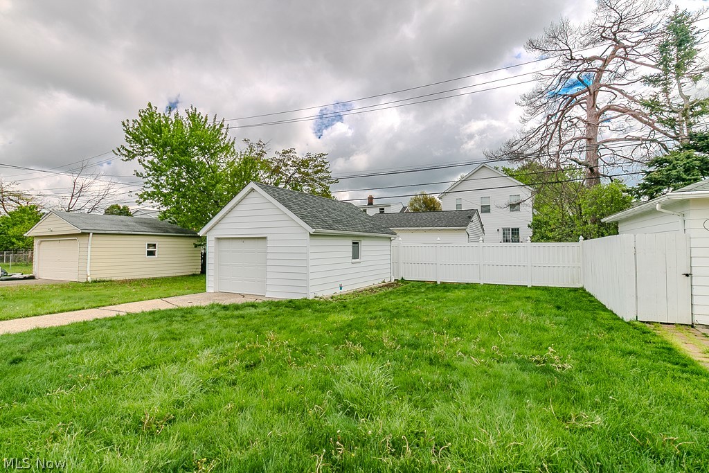 1557 Woodhurst Avenue Mayfield Heights OH 44124