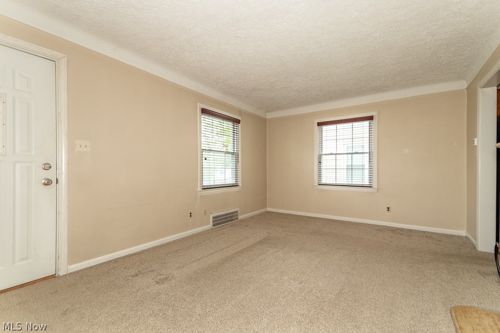 1557 Woodhurst Avenue Mayfield Heights OH 44124